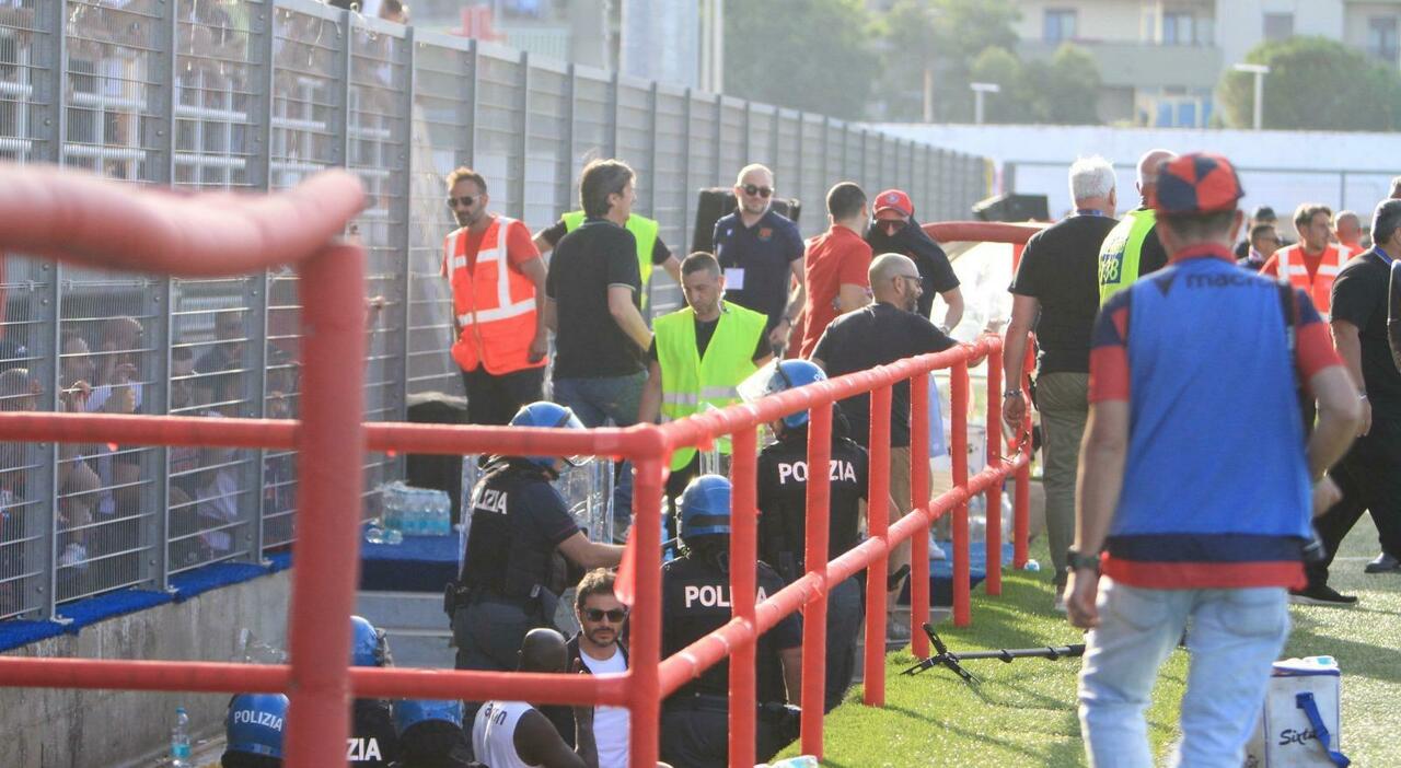 taranto violenza dopo la sconfitta con il gladiator due punti di penalizzazione e fino al 15 novembre partite in campo neutro da Quotidianodipuglia.it taranto violenza dopo la sconfitta con il gladiator due punti di penalizzazione e fino al 15 novembre partite in campo neutro