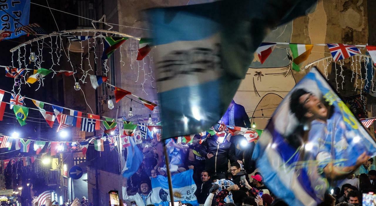 tutta napoli spinge messi e l argentina verso il bis mondiale da Ilmattino.it tutta napoli spinge messi e l argentina verso il bis mondiale