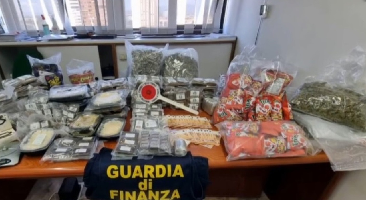 https://statics.cedscdn.it/photos/MED_HIGH/2026/06/15/9594100_15192743_droga_finanza.jpg