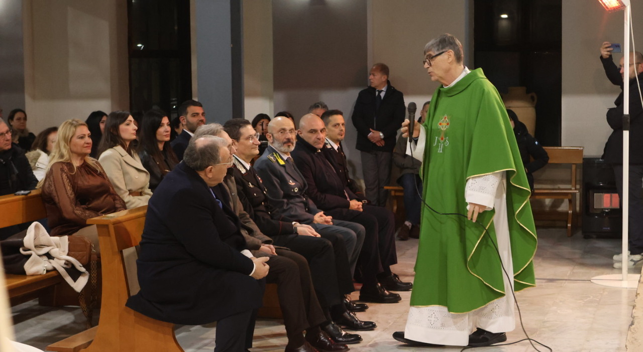 bomba a don patriciello il boss un dispetto a me da parte del clan rivale da Ilmattino.it bomba a don patriciello il boss un dispetto a me da parte del clan rivale