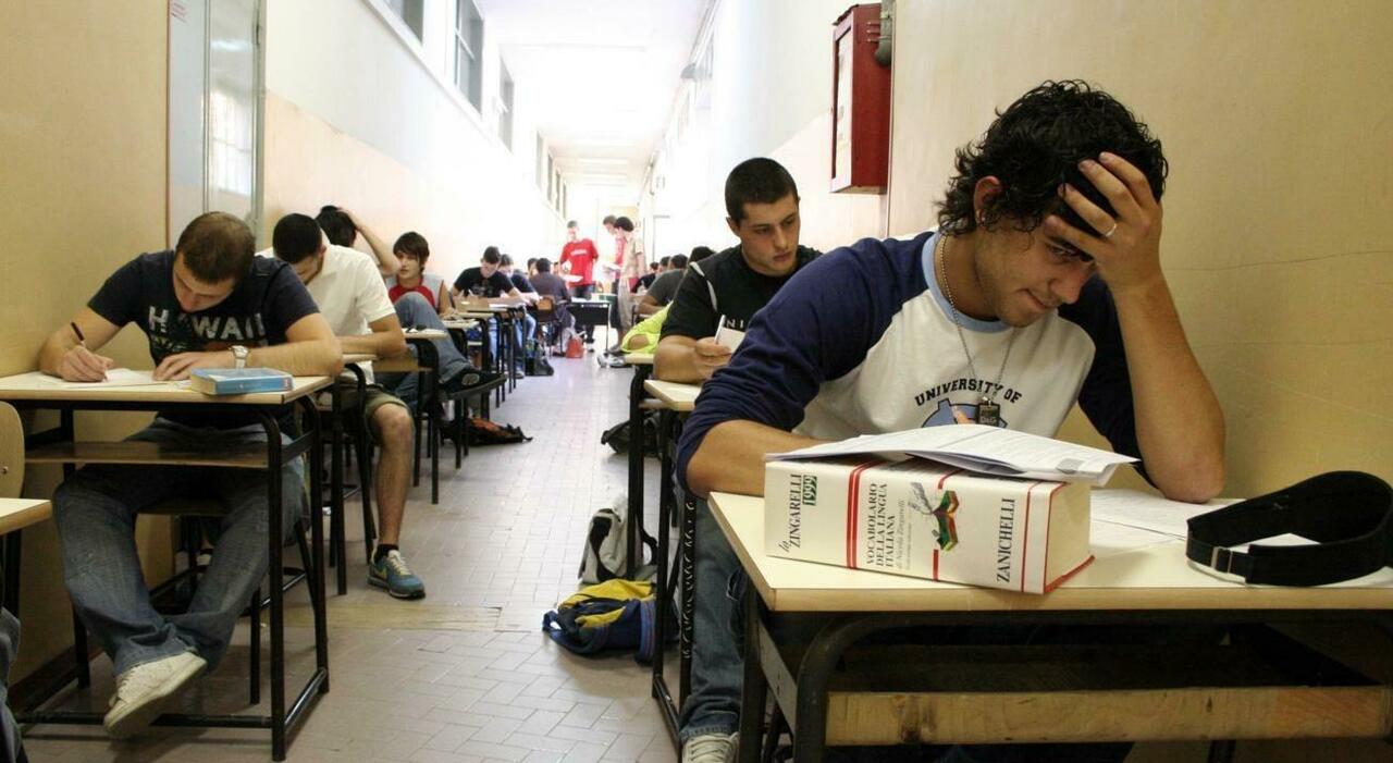 maturit224 oggi l estrazione della lettera per gli orali come sapere la data della prova da Ilmessaggero.it maturit224 oggi l estrazione della lettera per gli orali come sapere la data della prova
