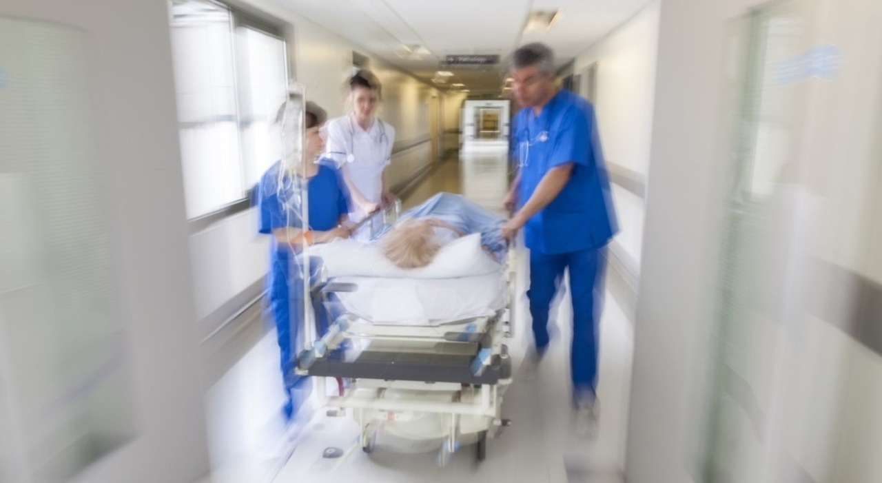 https://statics.cedscdn.it/photos/MED_HIGH/2026/06/16/9595634_16105812_infermieri_in_crisi.jpg