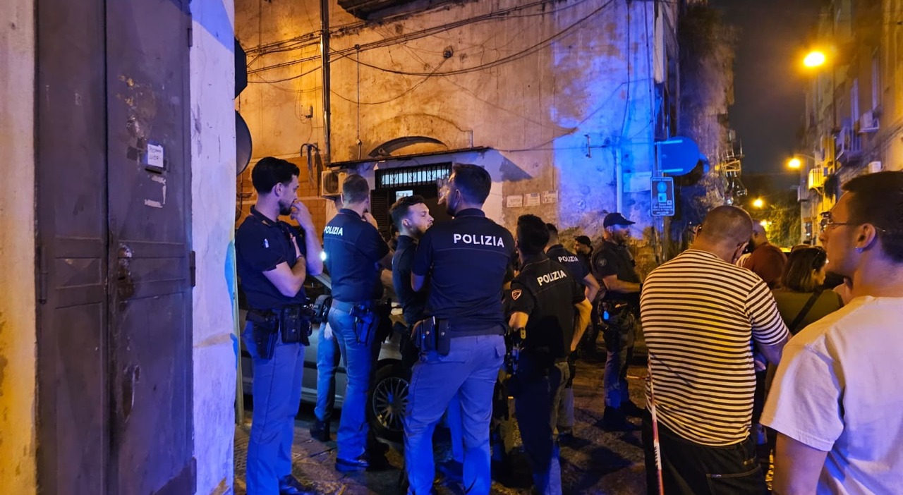 sparatoria a napoli uomo ucciso in strada a via rosaroll polizia sul posto indagini in corso da Ilmattino.it sparatoria a napoli uomo ucciso in strada a via rosaroll polizia sul posto indagini in corso