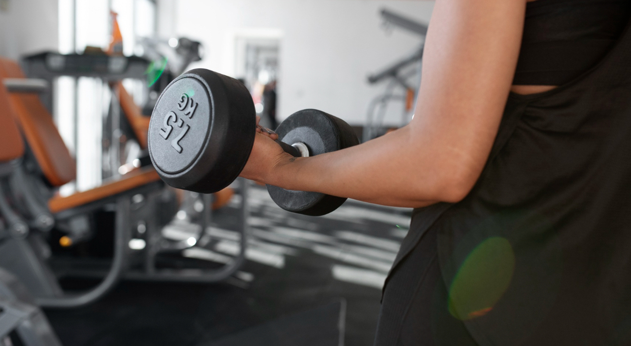 https://statics.cedscdn.it/photos/MED_HIGH/2026/06/17/9597911_17130257_allenamento_pesi_palestra.jpg