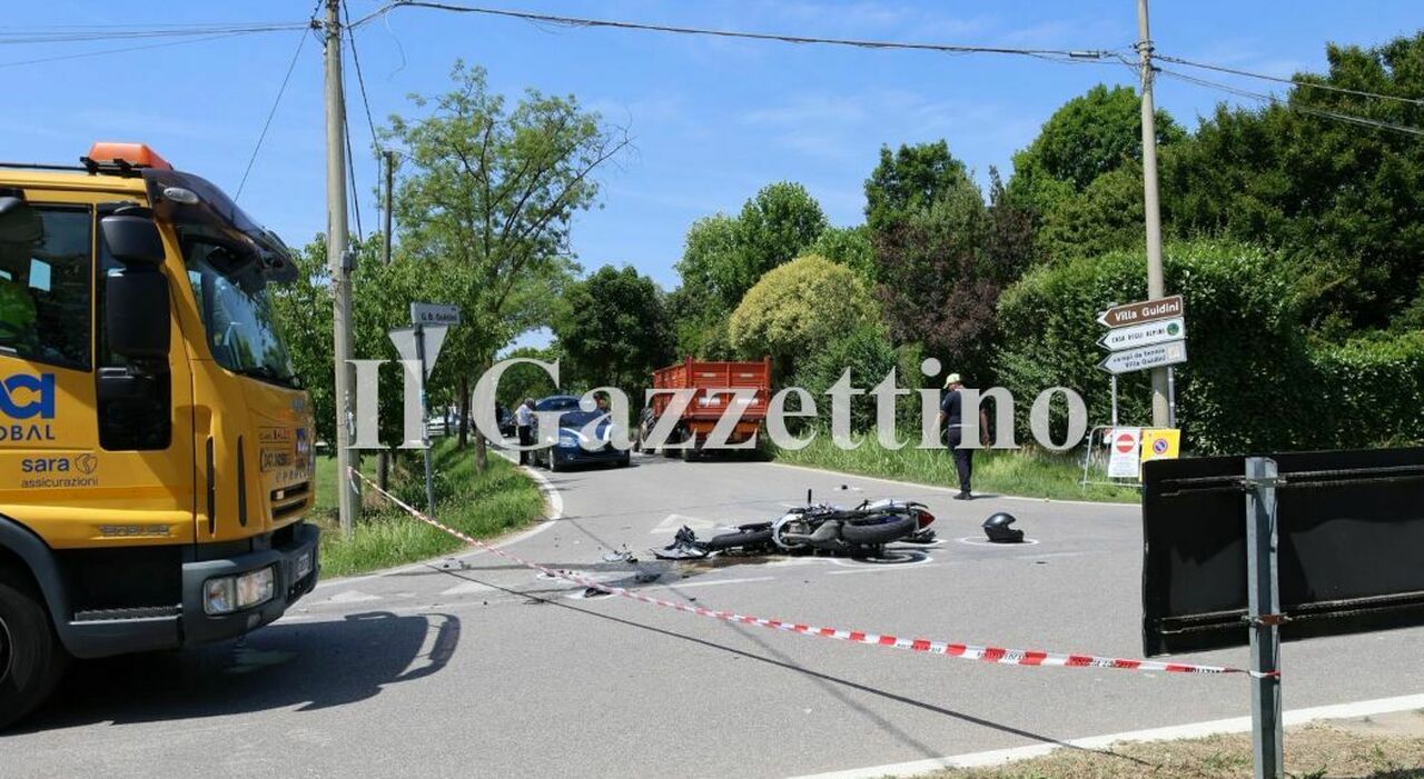 motociclista si schianta contro un trattore e muore da Ilgazzettino.it motociclista si schianta contro un trattore e muore