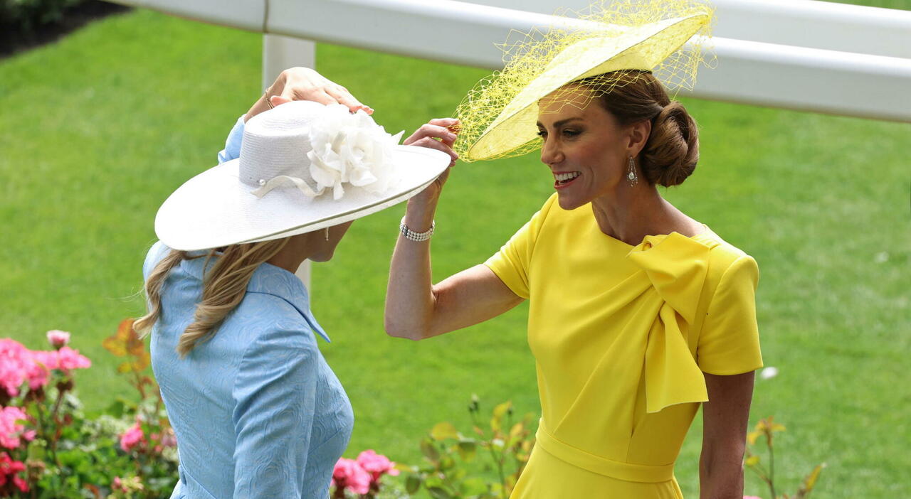 https://statics.cedscdn.it/photos/MED_HIGH/2026/06/17/9598437_17184200_royal_ascot_look_pagelle_kate_ricicla_anna_confetto_sophie_edimburgo_funerale_oggi.jpg