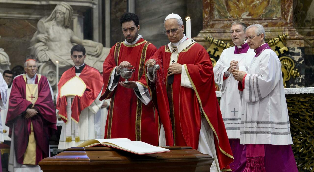https://statics.cedscdn.it/photos/MED_HIGH/2026/06/18/9600662_18193725_papa_leone_funerali_camillo_ruini_cardinale_pastore_saggio_coraggioso_chiesa_deve_moltissimo_tomba_reggio_emilia_oggi.jpg