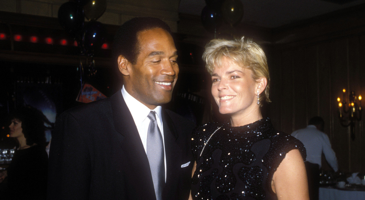 https://statics.cedscdn.it/photos/MED_HIGH/2026/06/18/9600732_18190106_nicole_brown_uccisa_o_j_simpson_braccava_ricordi_nascosti_33_anni_fidanzato_segreto_rompe_silenzio_oggi.jpg