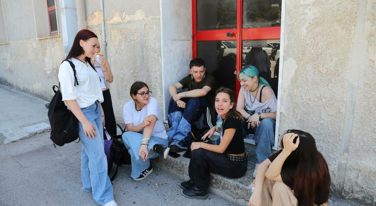 emozioni sorrisi e paure i ragazzi tra esami e voglia di prendersi il loro futuro da Quotidianodipuglia.it emozioni sorrisi e paure i ragazzi tra esami e voglia di prendersi il loro futuro