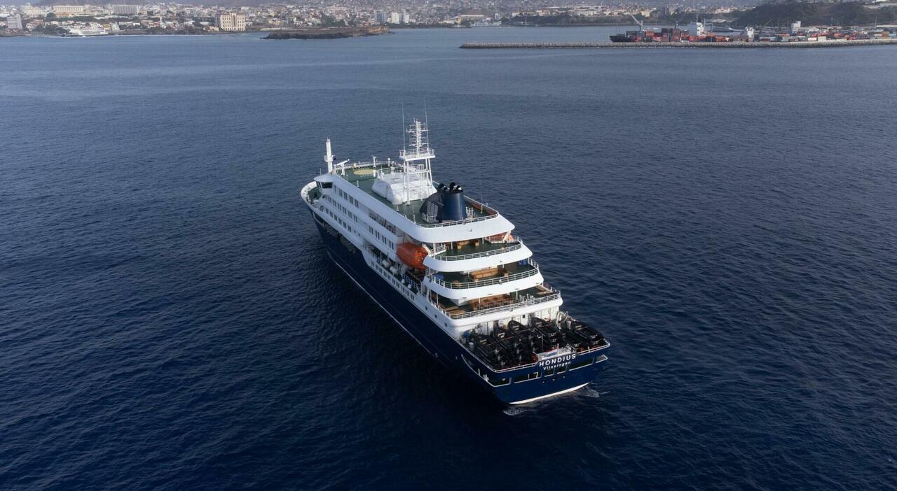 https://statics.cedscdn.it/photos/MED_HIGH/2026/06/19/9602627_19161922_hantavirus_viaggo_incubo_nave_crociera_fine_quarantena_oggi.jpg