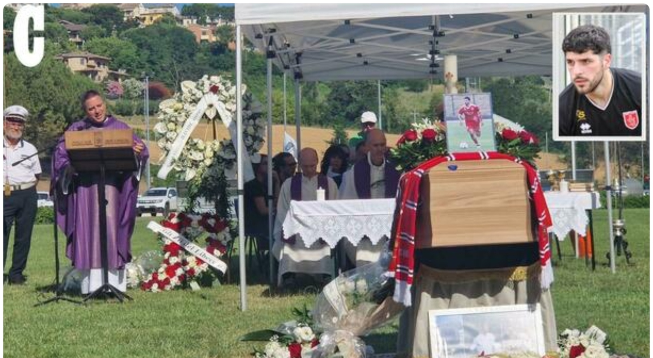 https://statics.cedscdn.it/photos/MED_HIGH/2026/06/19/9602790_19185851_davide_paglialunga_funerale_calciatore_arso_vivo_auto_dopo_incidente_oggi.jpg