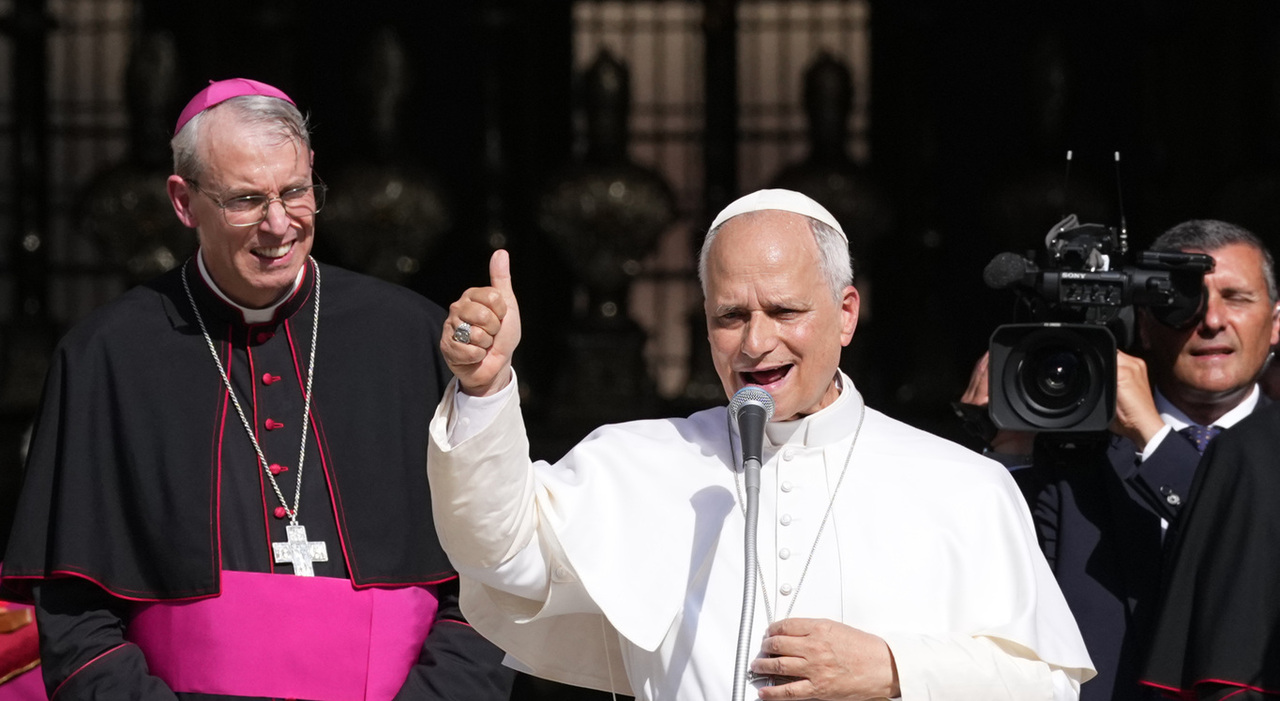 https://statics.cedscdn.it/photos/MED_HIGH/2026/06/20/9604598_20193119_papa_leone_basta_parole_odio_bullismo_vogliamo_pace_curiamo_mondo_no_logiche_dominio_pavia_oggi.jpg