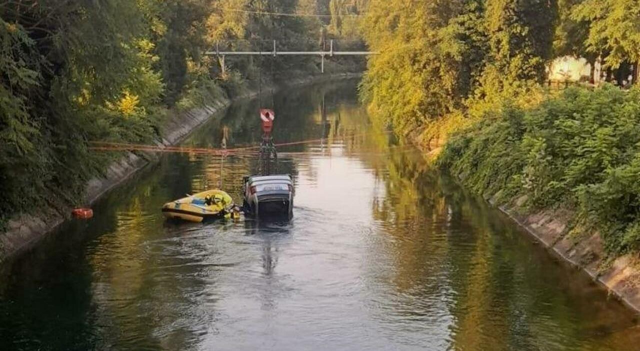 https://statics.cedscdn.it/photos/MED_HIGH/2026/06/21/9605920_21103545_auto_canale_morti_tre_17enni_senago.jpg