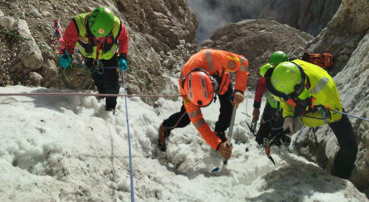 https://statics.cedscdn.it/photos/MED_HIGH/2026/06/21/9605970_21103440_base_jumper_francese_morto_cosa_e_successo_agordo.jpg