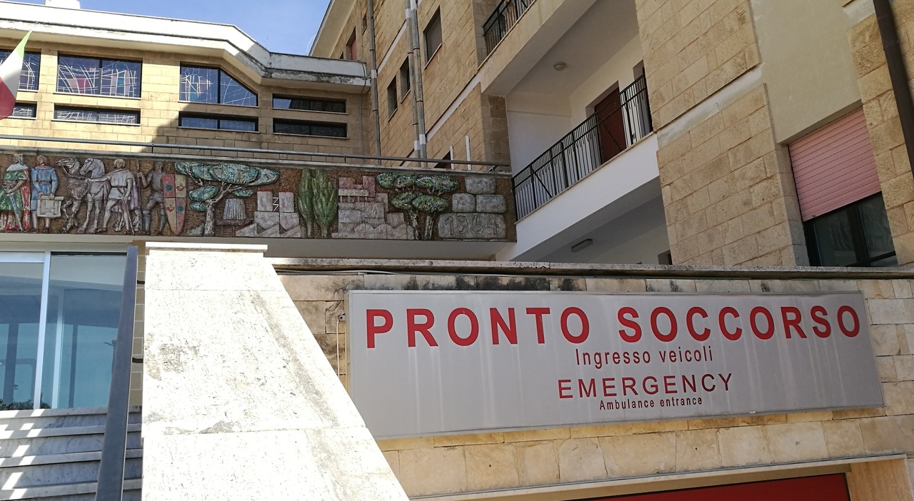 https://statics.cedscdn.it/photos/MED_HIGH/2026/06/21/9606033_21121659_pronto_soccorso_galatina.jpg