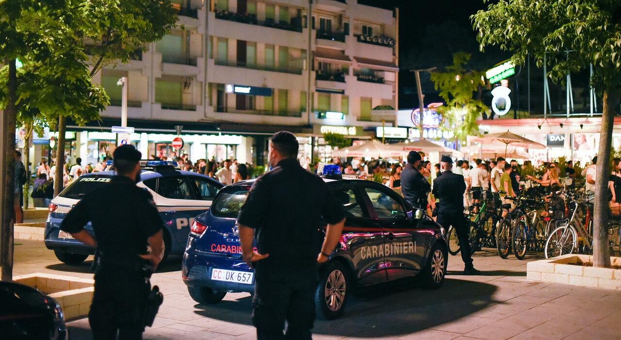 jesolo rissa tra turisti e camerieri sotto gli occhi di decine di persone piazza mazzini presidiata fino all alba da Ilgazzettino.it jesolo rissa tra turisti e camerieri sotto gli occhi di decine di persone piazza mazzini presidiata fino all alba