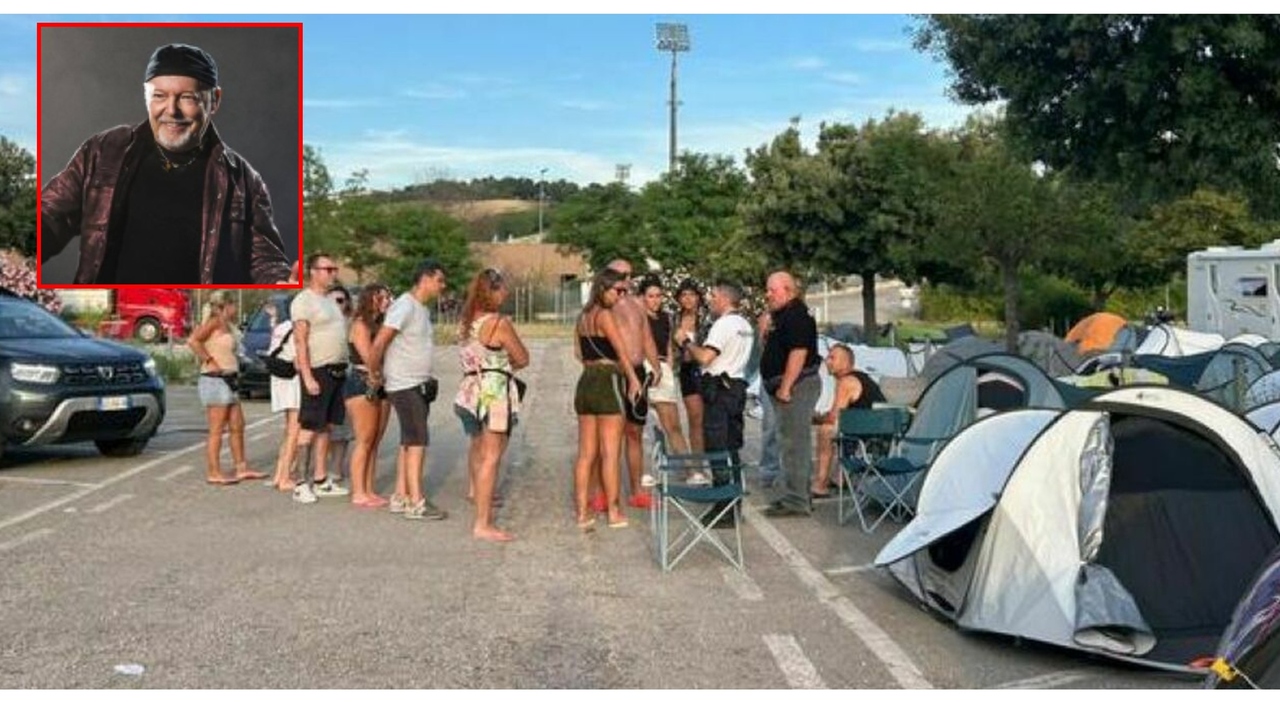 ancona i fan del blasco accampati allo stadio del conero ma subito sfrattati diteci dove stare da Corriereadriatico.it ancona i fan del blasco accampati allo stadio del conero ma subito sfrattati diteci dove stare