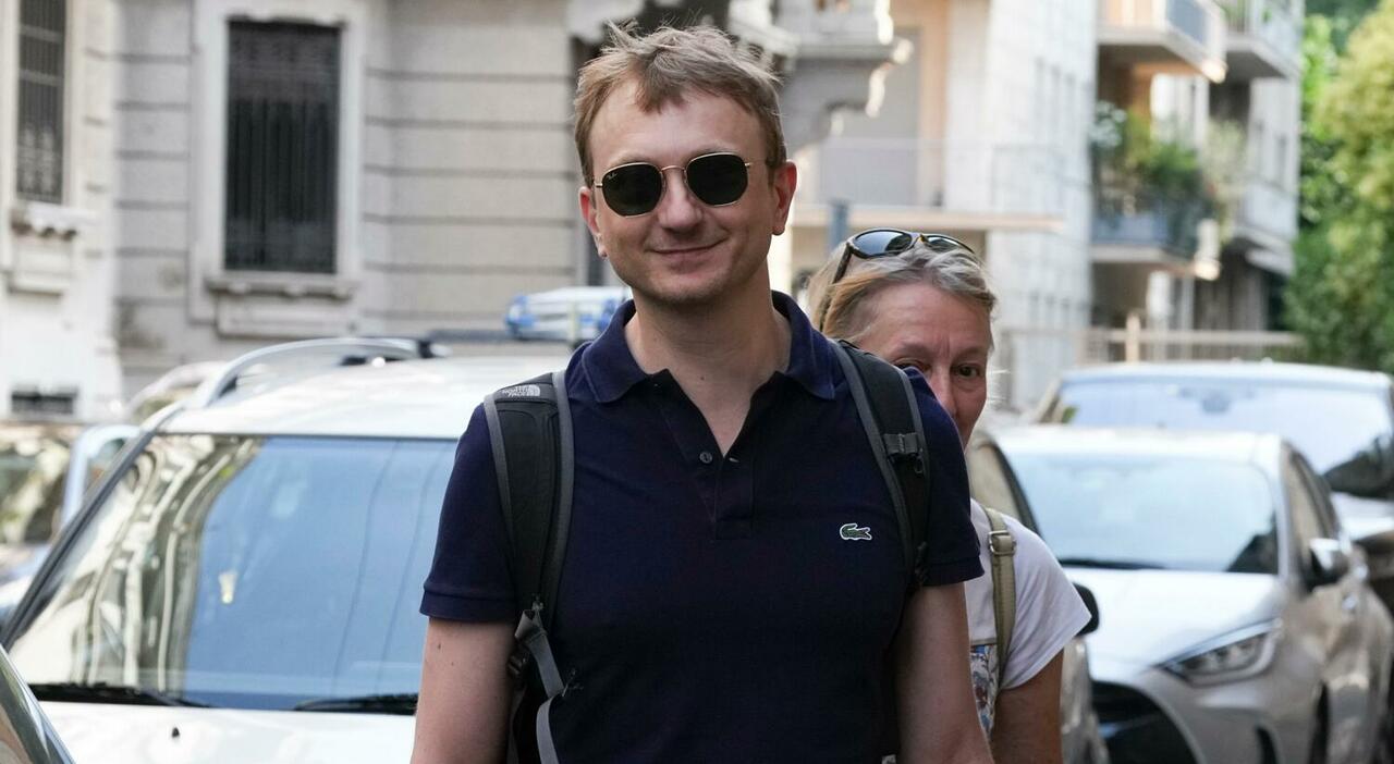 https://statics.cedscdn.it/photos/MED_HIGH/2026/06/22/9607649_22140843_alberto_stasi_lavoro.jpg