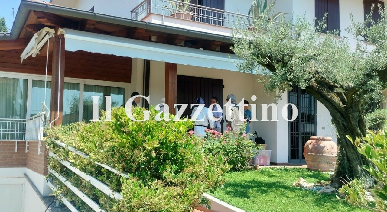giallo ad abano terme marito e moglie feriti in casa lei 232 grave era a letto svenuta lui ha graffi sul viso l allarme dato dal figlio da Ilgazzettino.it giallo ad abano terme marito e moglie feriti in casa lei 232 grave era a letto svenuta lui ha graffi sul viso l allarme dato dal figlio