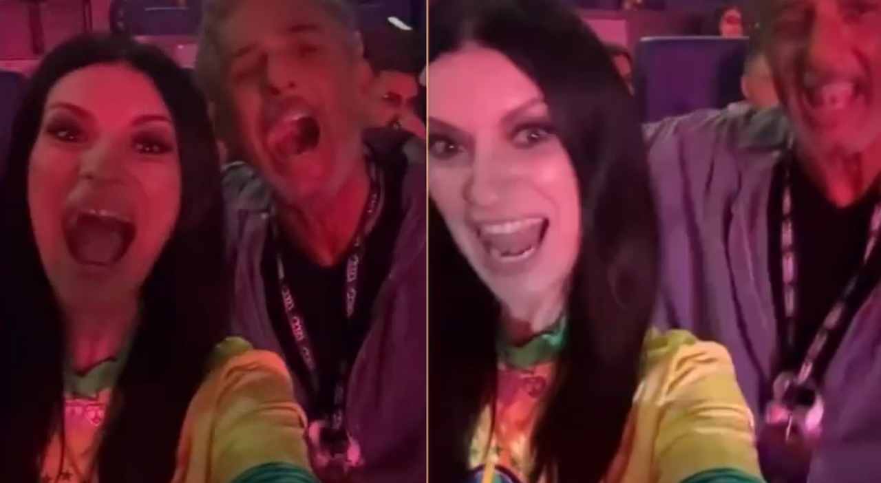 https://statics.cedscdn.it/photos/MED_HIGH/2026/06/24/9611405_24100518_laurea_pausini_fiorello_max_pezzali.jpg
