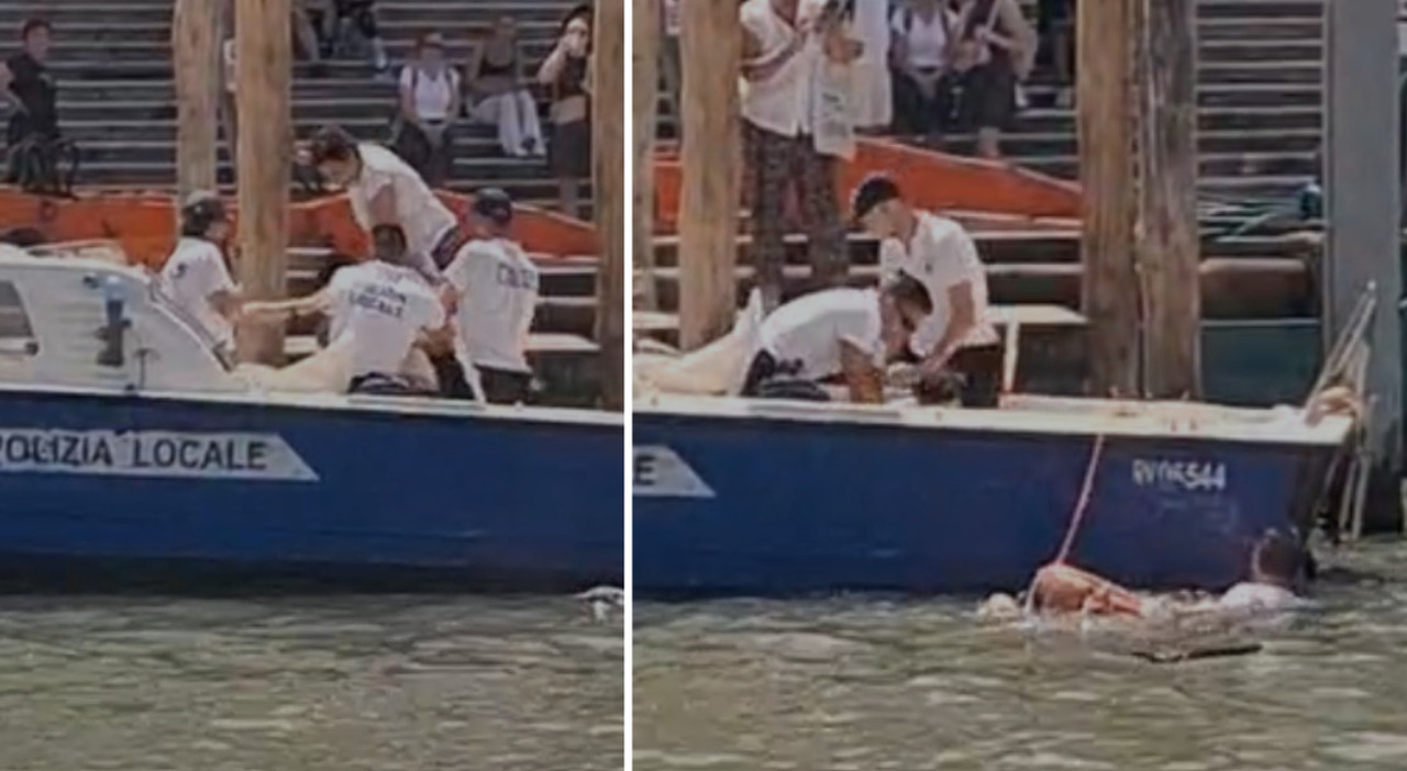 la polizia locale sequestra la merce del banco cinese pap224 e figlio inseguono la barca degli agenti e poi parte il tuffo di protesta in acqua da Ilgazzettino.it la polizia locale sequestra la merce del banco cinese pap224 e figlio inseguono la barca degli agenti e poi parte il tuffo di protesta in acqua