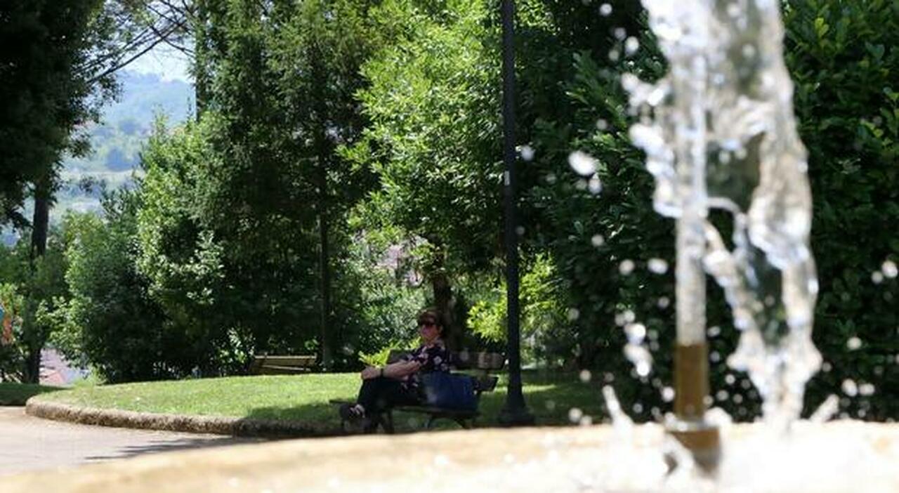 Hitzewelle in Kampanien: Extreme Temperaturen belasten das Gesundheitssystem