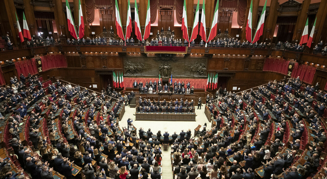 https://statics.cedscdn.it/photos/MED_HIGH/2026/06/27/9618579_27230201_camera_dei_deputati_aula_palazzo_montecitorio_roma.jpg
