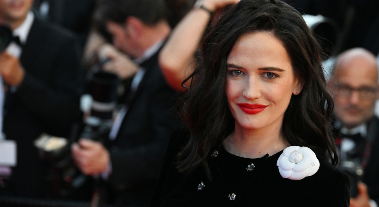 https://statics.cedscdn.it/photos/MED_HIGH/2026/06/28/9619747_28114622_eva_green_ospedale_incidente_mercoledi_ophelia_come_sta.jpg