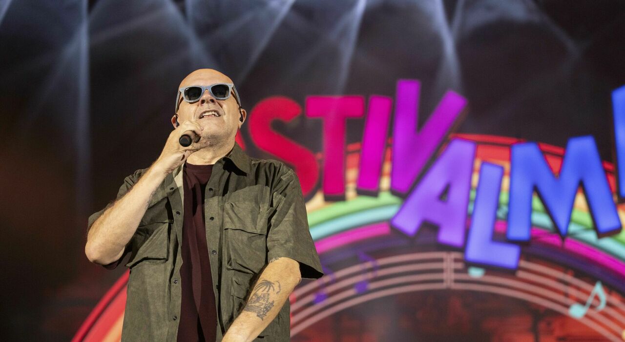 Max Pezzali a Bologna: scaletta e info per il concerto allo Stadio Dall'Ara