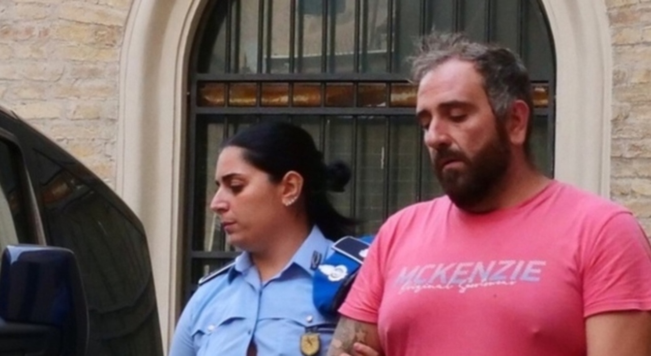 https://statics.cedscdn.it/photos/MED_HIGH/2026/06/30/9623818_30191124_ettore_sorrentino_ucciso_mazzetta_matteo_borrelli_debito_gioco.jpg