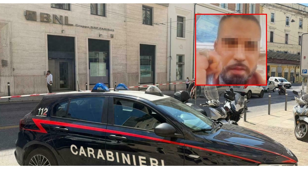 ancona assalto armato a banca intesa sanpaolo di corso stamira annunciato con un video su tiktok la fuga con soldi e 2 ostaggi poi la cattura in un negozio di occhiali da Corriereadriatico.it ancona assalto armato a banca intesa sanpaolo di corso stamira annunciato con un video su tiktok la fuga con soldi e 2 ostaggi poi la cattura in un negozio di occhiali