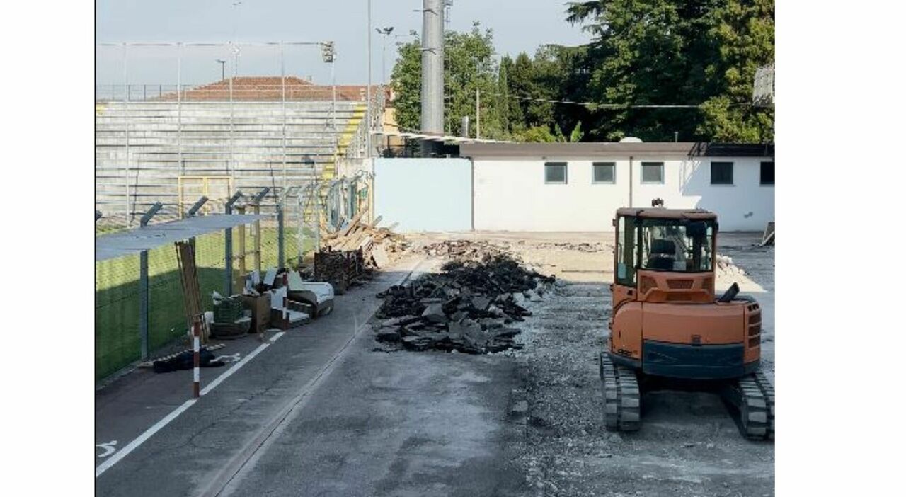https://statics.cedscdn.it/photos/MED_HIGH/2026/07/01/9625194_01082644_lavori_stadio_tenni.jpg