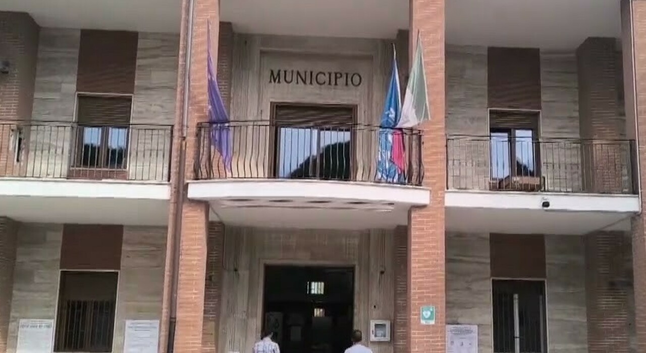foggia a carapelle dopo l auto del sindaco in fiamme anche l auto di un dipendente comunale da Quotidianodipuglia.it foggia a carapelle dopo l auto del sindaco in fiamme anche l auto di un dipendente comunale