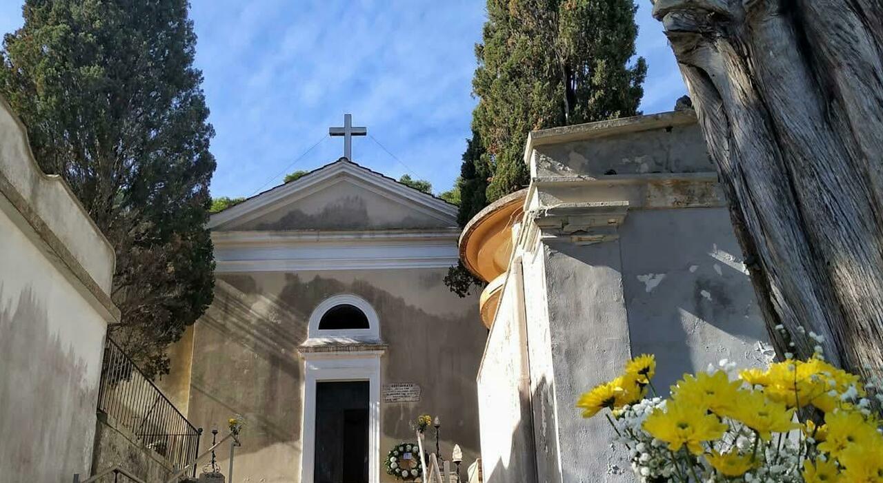 salento cade mentre sta sistemando una lapide incidente sul lavoro nel cimitero