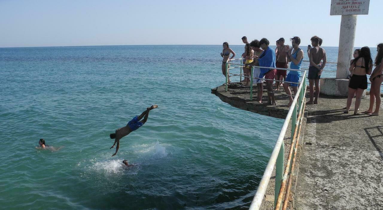 https://statics.cedscdn.it/photos/MED_HIGH/2026/07/04/9632280_04213831_ostia_pontile.jpg