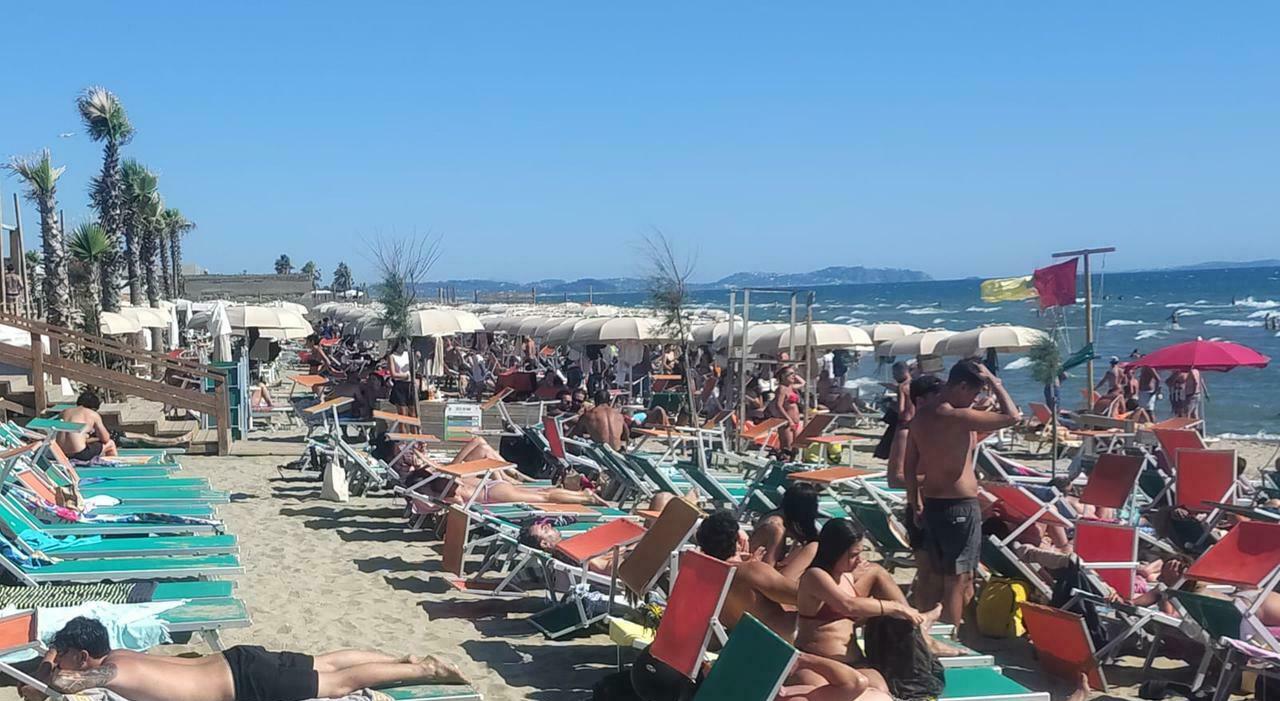 castel volturno al lido di ischitella paga lingresso anche la bimba di 17 mesi da Ilmattino.it castel volturno al lido di ischitella paga lingresso anche la bimba di 17 mesi