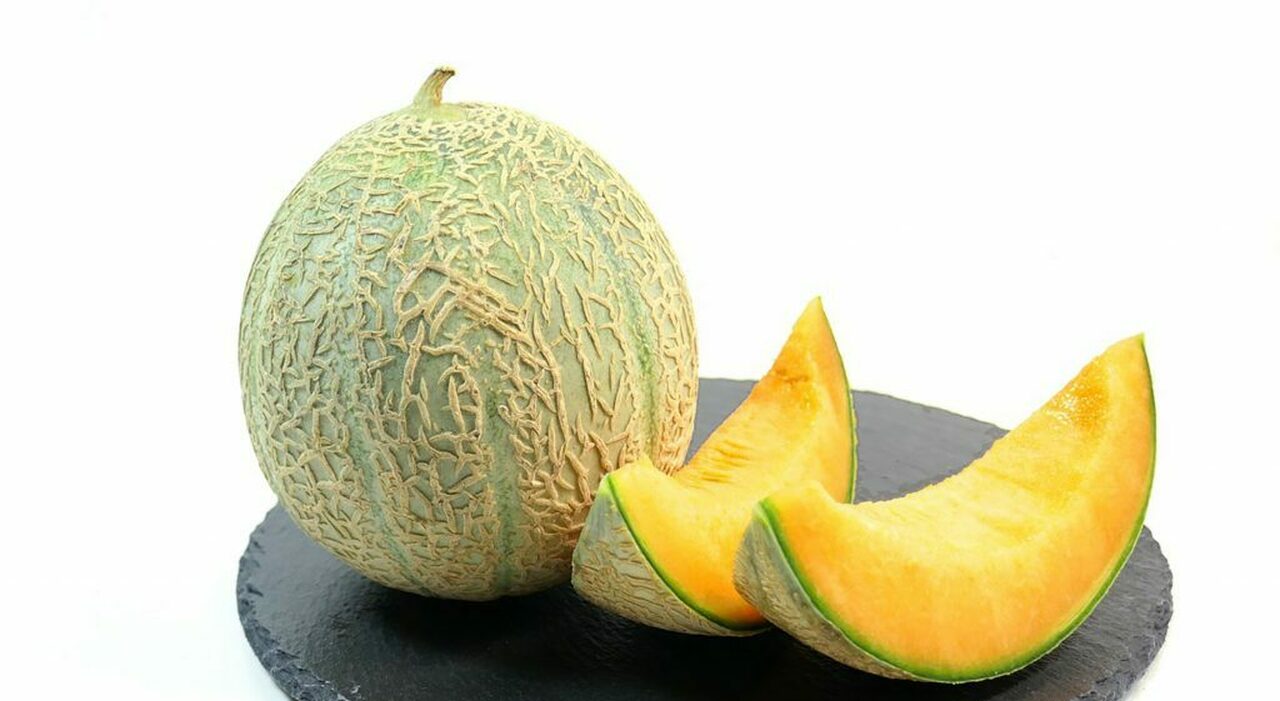 https://statics.cedscdn.it/photos/MED_HIGH/2026/07/06/9634062_06151627_melone_perfetto_come_sceglierlo_regole_trucchi.jpg
