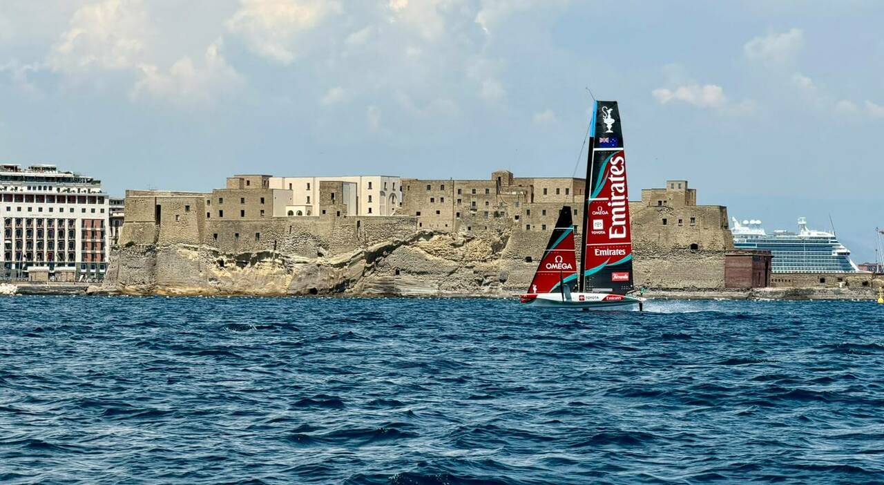 america s cup emirates team new zealand ecco le prime virate nel golfo di napoli da Ilmattino.it america s cup emirates team new zealand ecco le prime virate nel golfo di napoli