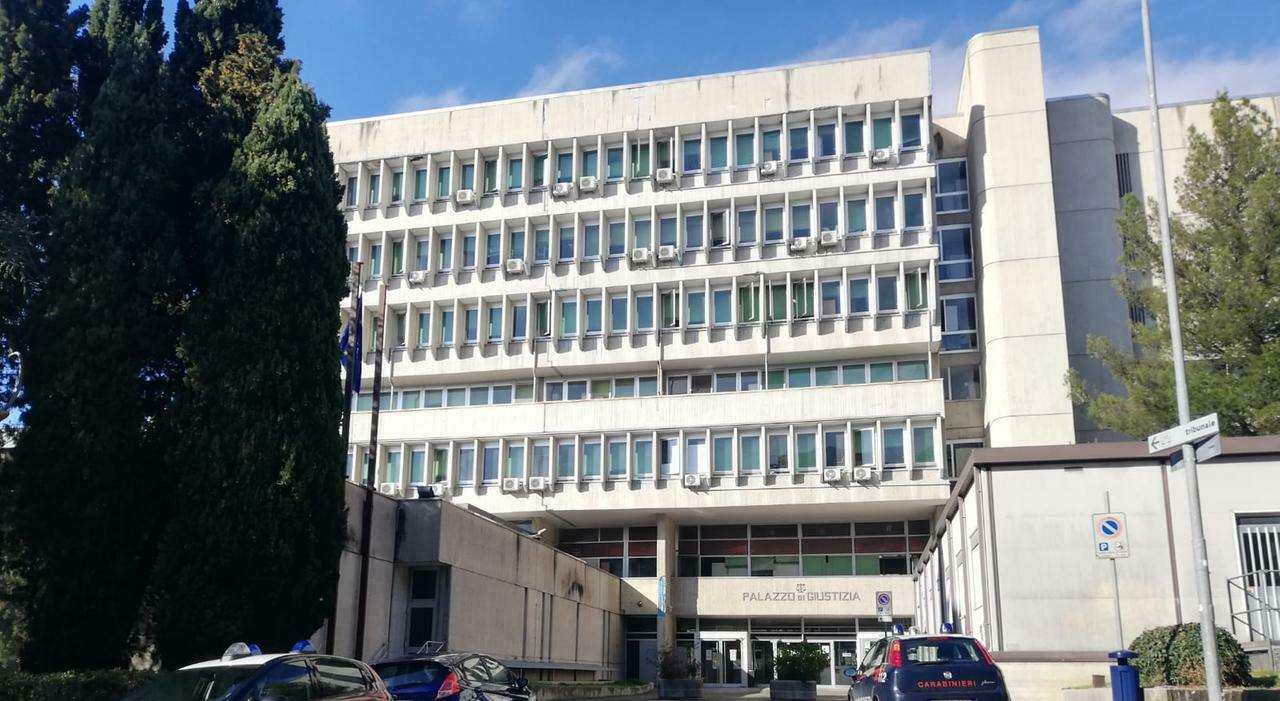 porto recanati manda foto porno alla suocera e fa stalking alla ex condannato da Corriereadriatico.it porto recanati manda foto porno alla suocera e fa stalking alla ex condannato