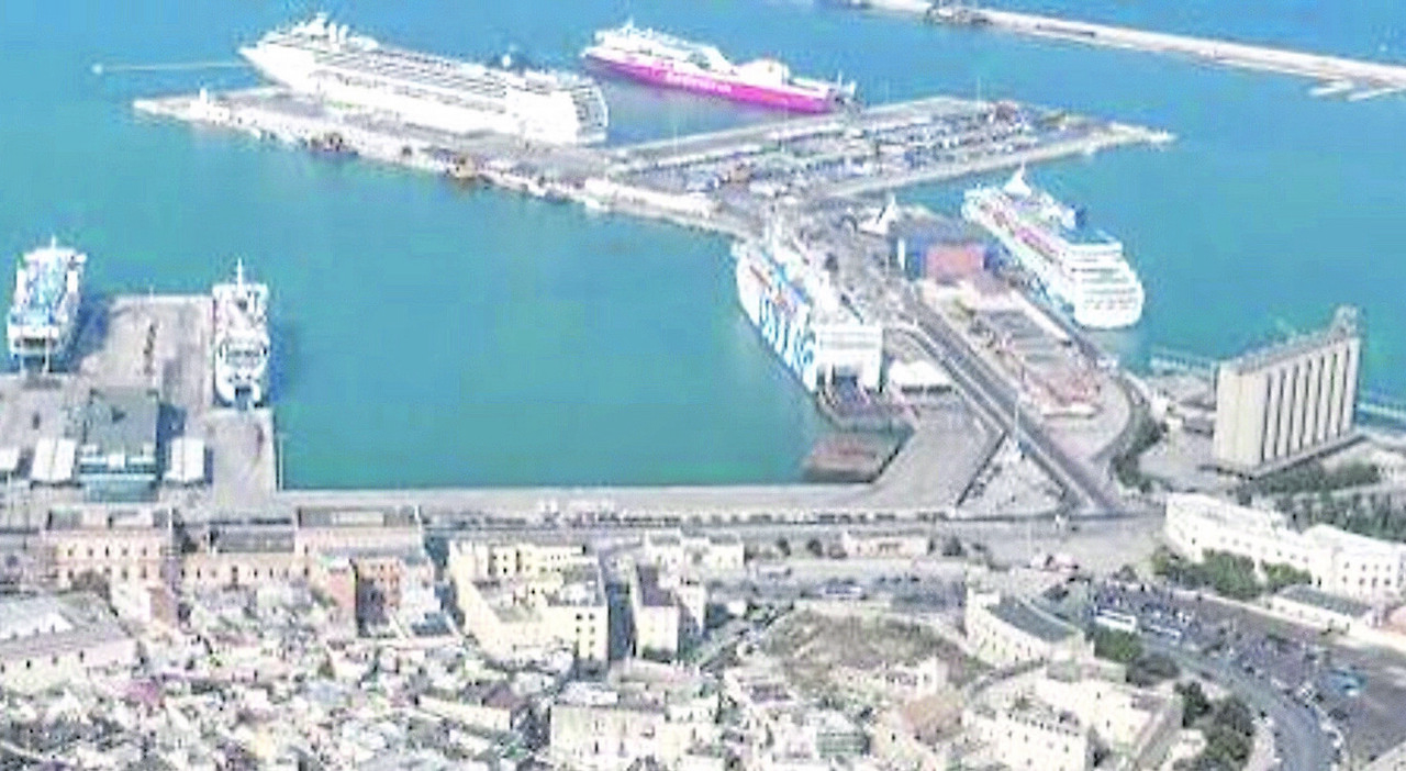 bari infrastrutture portuali a buon punto ma c 232 l allarme camionale a rischio 80 milioni perch233 da Quotidianodipuglia.it bari infrastrutture portuali a buon punto ma c 232 l allarme camionale a rischio 80 milioni perch233