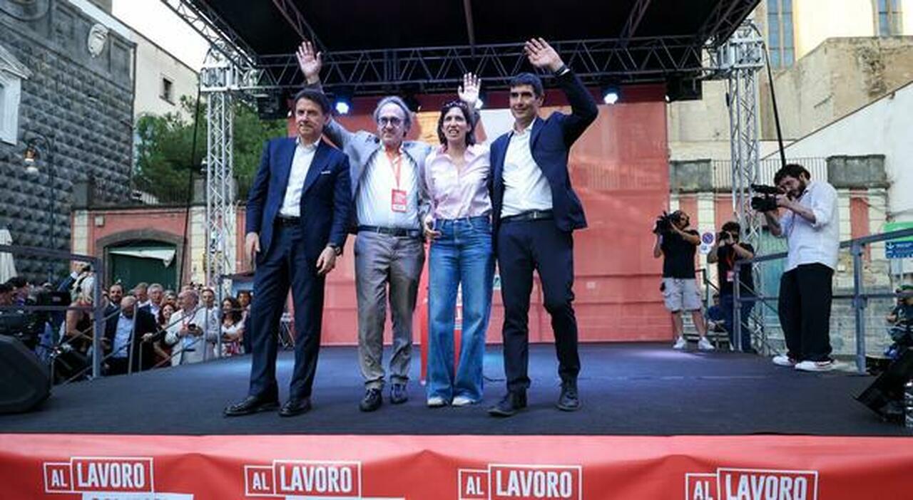 campo largo la foto di napoli mai pi249 divisi contro la destra da Ilmattino.it campo largo la foto di napoli mai pi249 divisi contro la destra