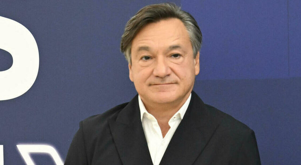https://statics.cedscdn.it/photos/MED_HIGH/2026/07/09/9641264_09093747_fabio_caressa_chiudiamo_valige_berlino_telecronache_quando_smette_intervista.jpg