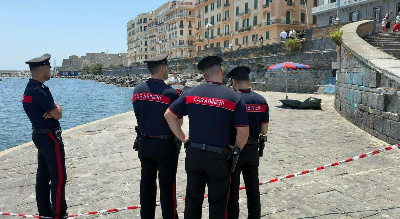 https://statics.cedscdn.it/photos/MED_HIGH/2026/07/09/9641544_09142218_9641517_09135331_cadavere_ritrovato_in_mare.jpg