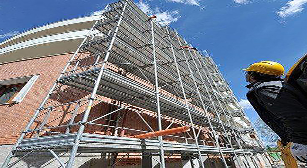travolto da un macchinario mentre lavora in cantiere muore operaio 48enne da Ilgazzettino.it travolto da un macchinario mentre lavora in cantiere muore operaio 48enne