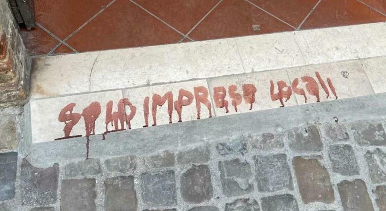 solo imprese locali imbrattato di scritte il comune di fano ma il vandalo 232 subito scoperto offeso il senso civico della comunit224 ripuliremo tutto da Corriereadriatico.it solo imprese locali imbrattato di scritte il comune di fano ma il vandalo 232 subito scoperto offeso il senso civico della comunit224 ripuliremo tutto
