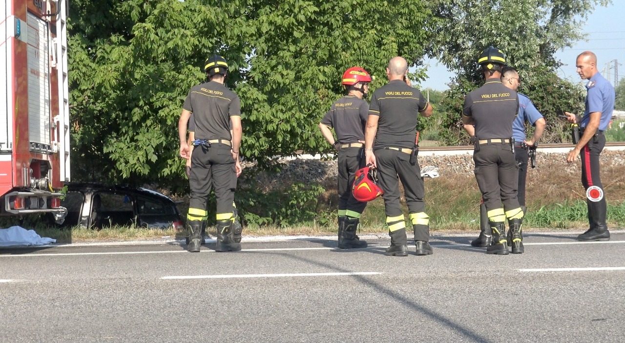 incidente sulla romea auto perde il controllo ed esce di strada 20enne perde la vita da Ilgazzettino.it incidente sulla romea auto perde il controllo ed esce di strada 20enne perde la vita