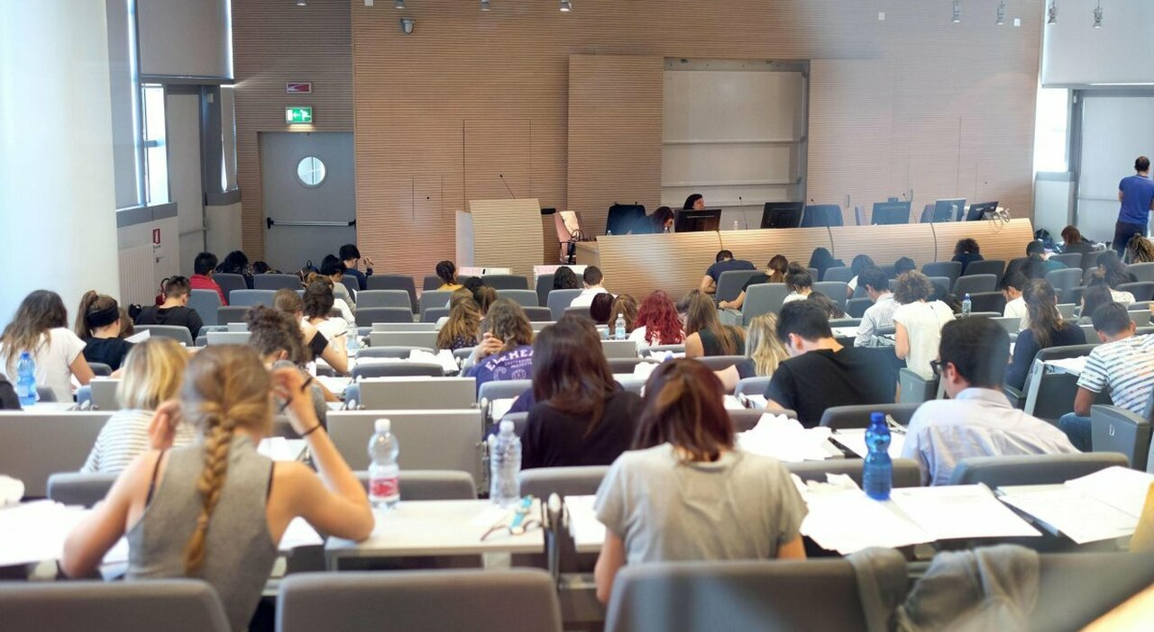 al via le iscrizioni al semestre di medicina pi249 tempo per le lezioni da Ilmattino.it al via le iscrizioni al semestre di medicina pi249 tempo per le lezioni