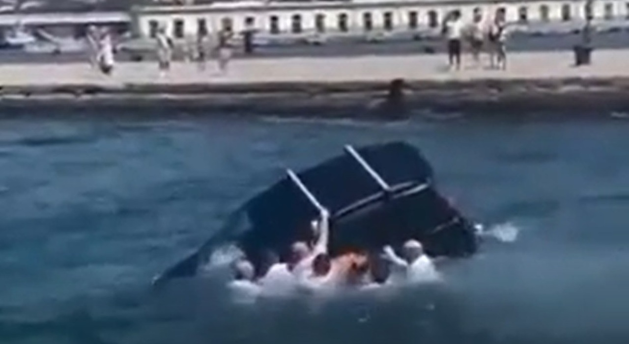 https://statics.cedscdn.it/photos/MED_HIGH/2026/07/13/9648690_13132740_trieste_auto.jpg