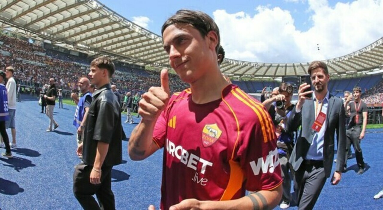 https://statics.cedscdn.it/photos/MED_HIGH/2026/07/13/9648722_13141122_dybala_rinnovo_roma_stipendio_anni.jpg