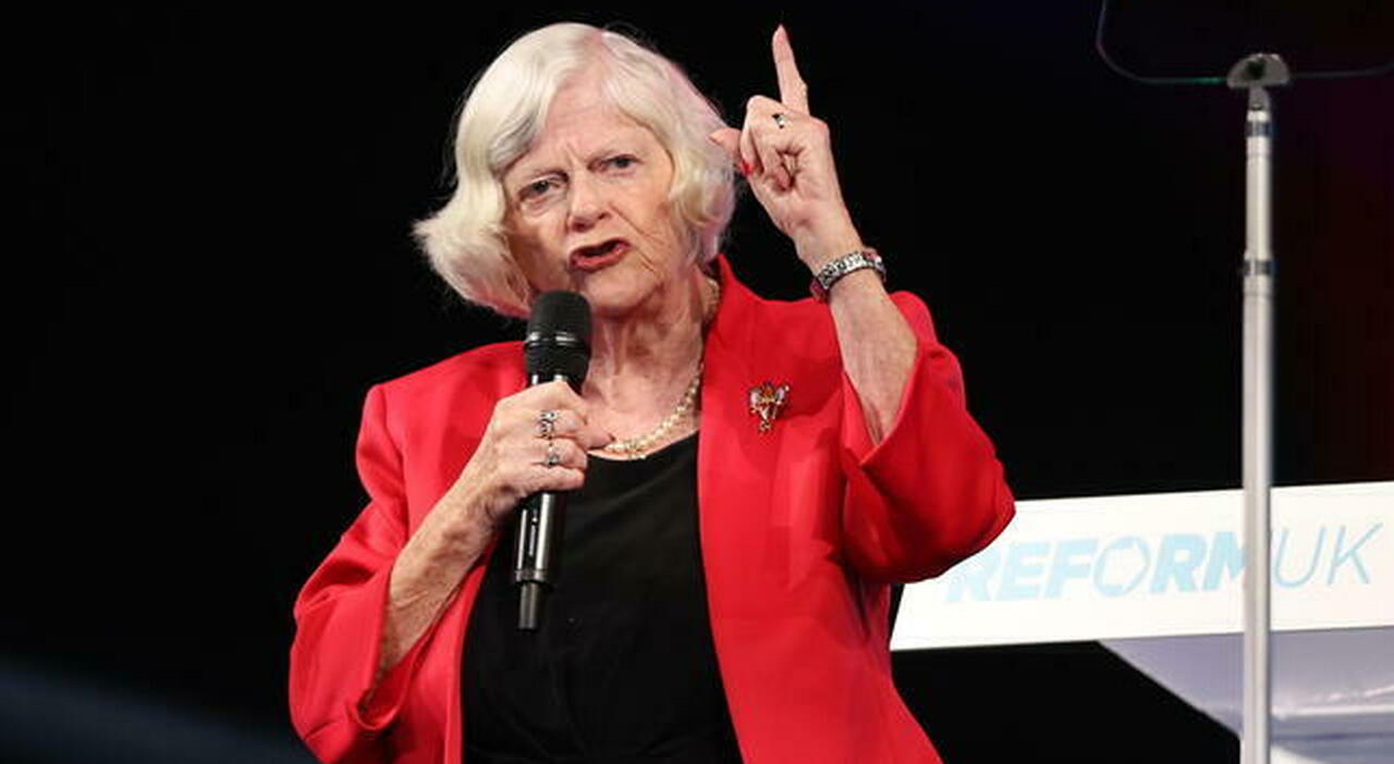https://statics.cedscdn.it/photos/MED_HIGH/2026/07/13/9648754_13144336_ann_widdecombe.jpg